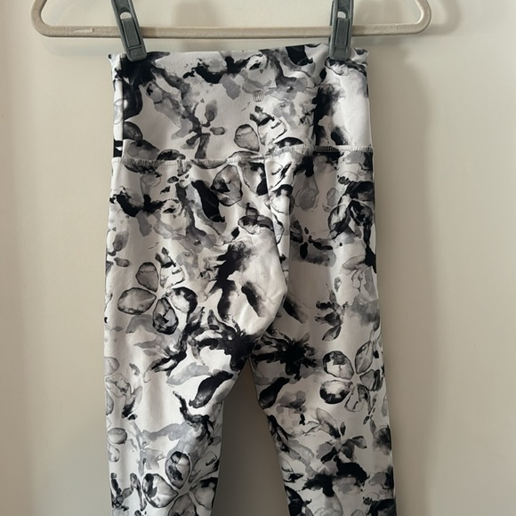 Balance Collection High Rise Leggings - Picture 6 of 7